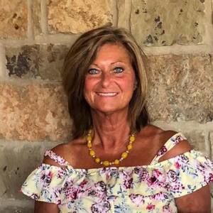 Meet your Posher, Cynthia